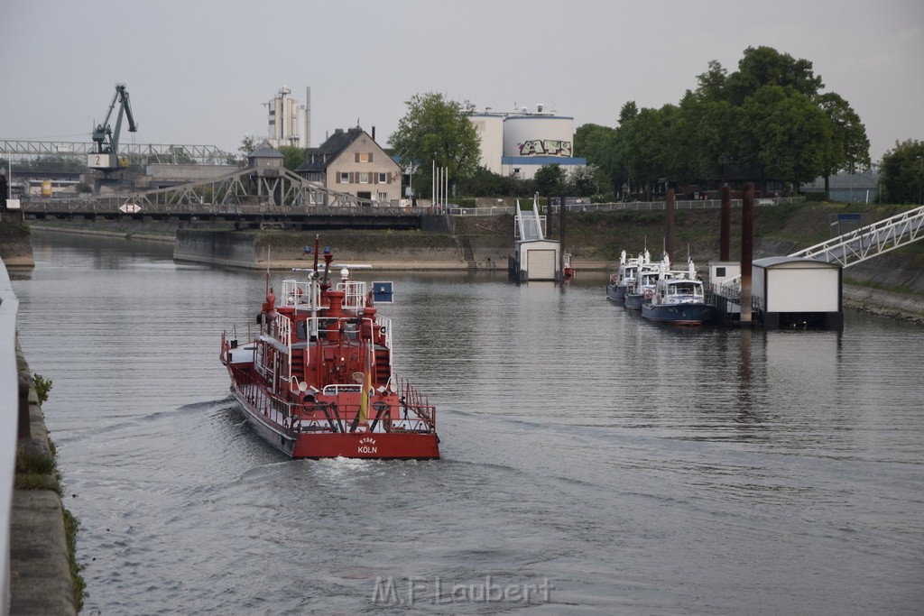 PRhein Koeln Porz Ensen Schwimmer untergegangen P189.JPG - Miklos Laubert